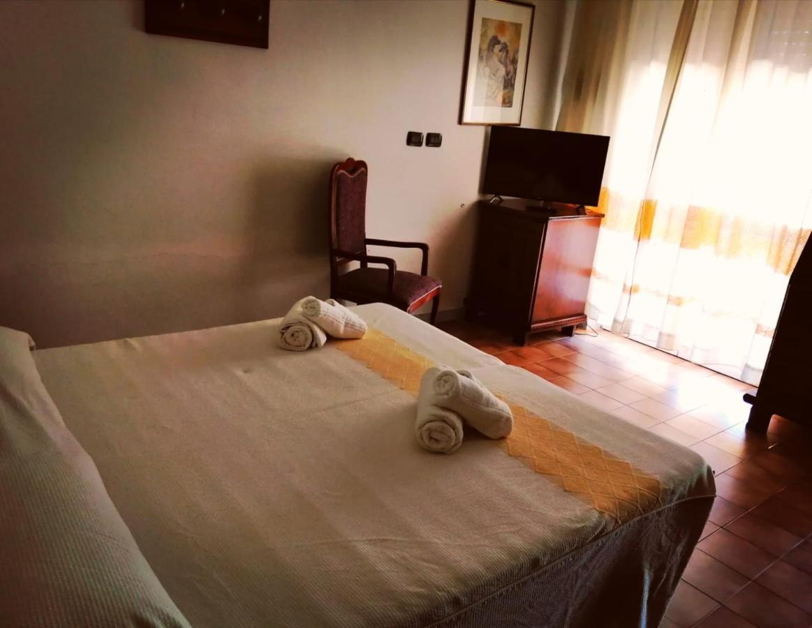 Malaspina Hotel & Resort Боза Екстер'єр фото