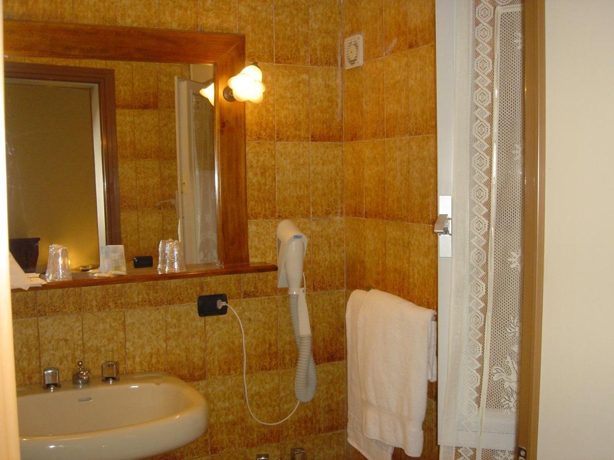Malaspina Hotel & Resort Боза Екстер'єр фото