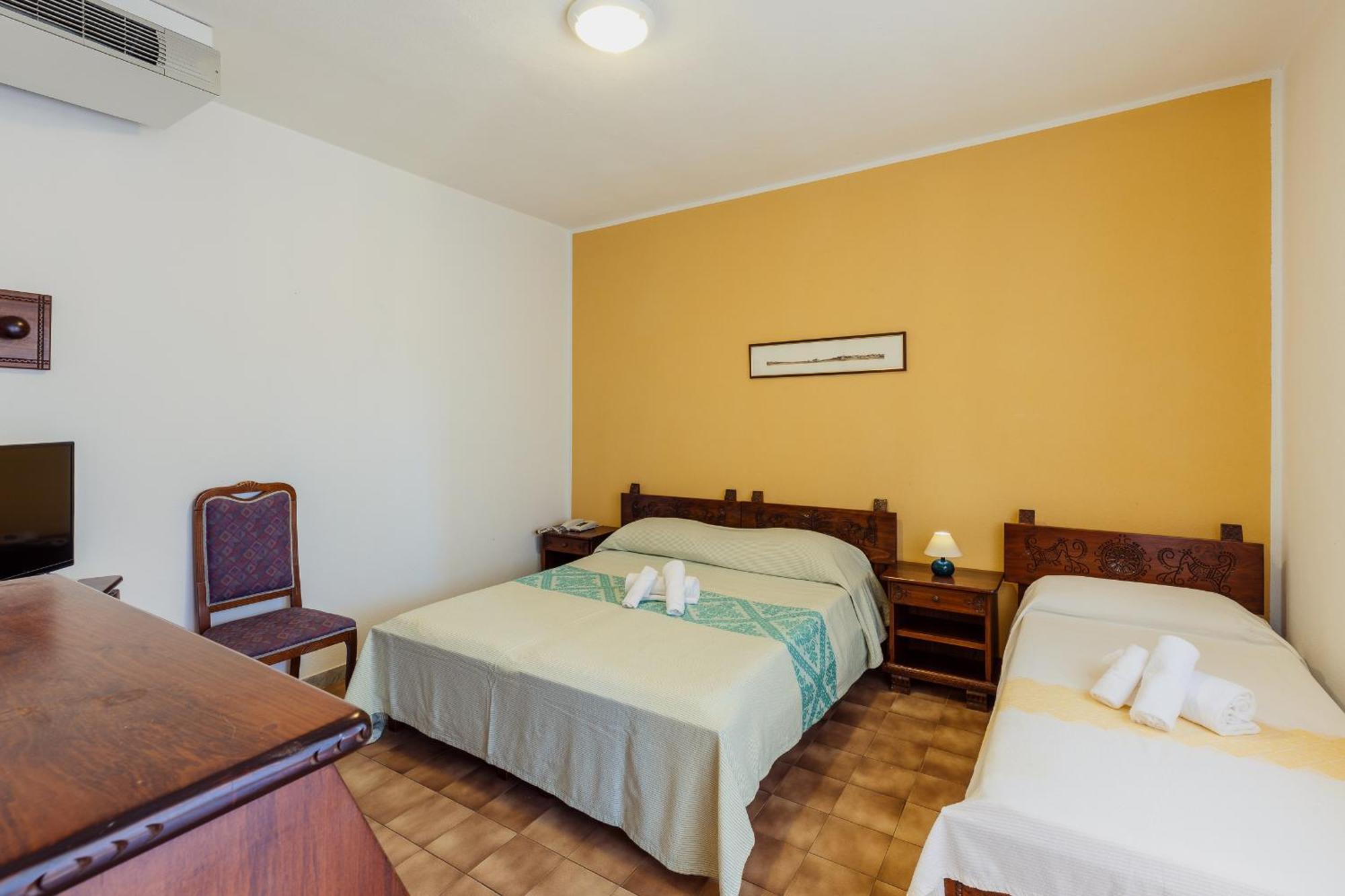 Malaspina Hotel & Resort Боза Екстер'єр фото