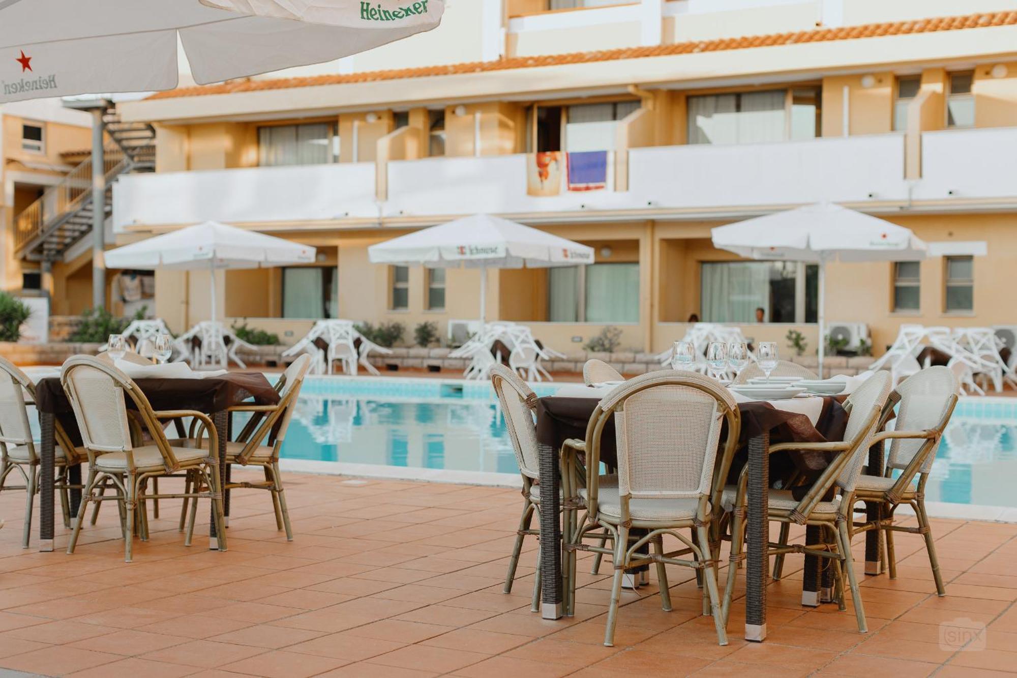 Malaspina Hotel & Resort Боза Екстер'єр фото